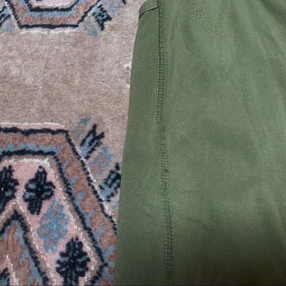 Gymshark Aspire leggings in Khaki - Picture 7 of 10